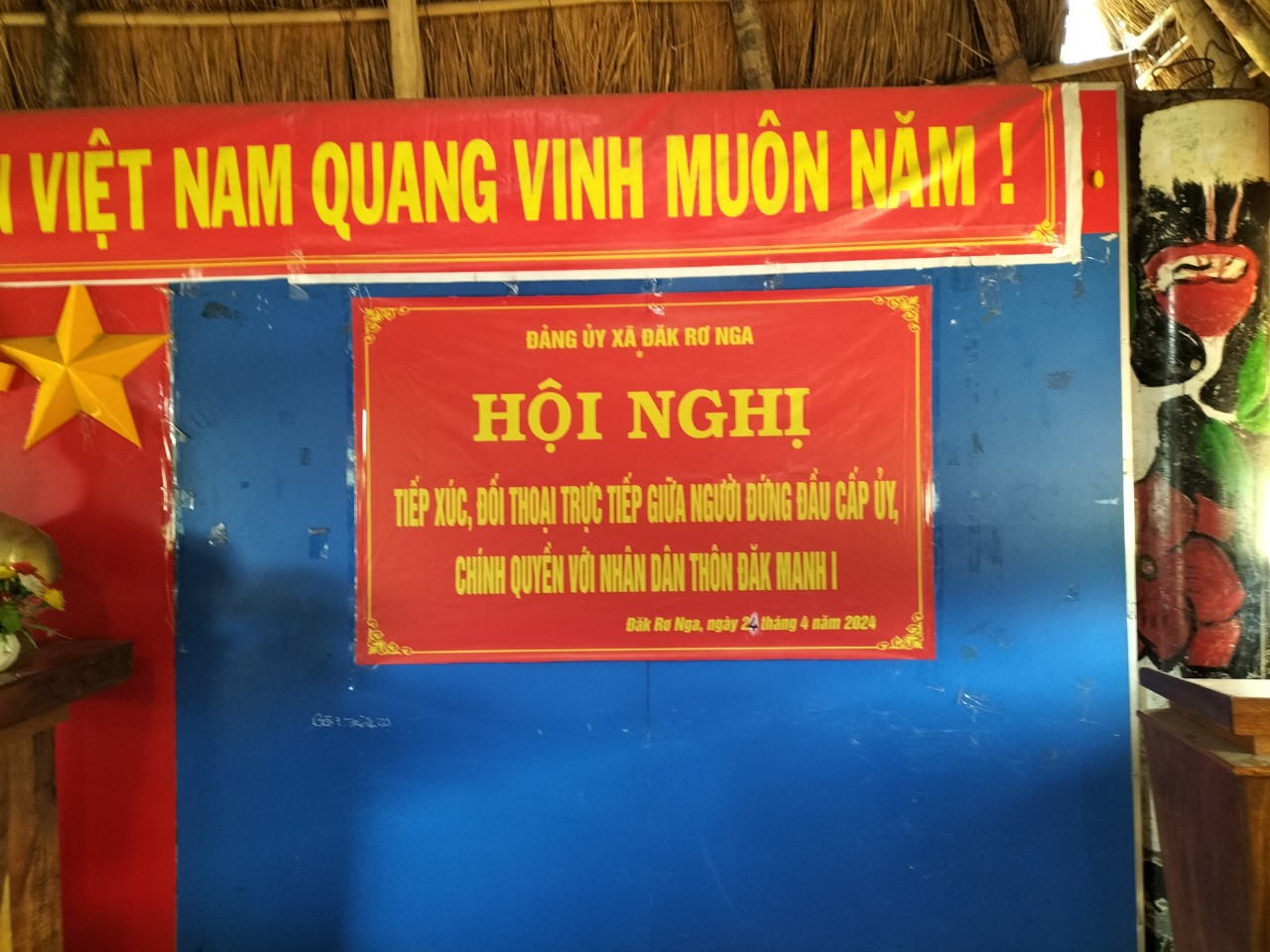 Hội nghị đối thoại trực tiếp giữa người đứng đầu cấp ủy, chính quyền với Nhân dân tại thôn Đăk Manh I xã Đăk Rơ Nga